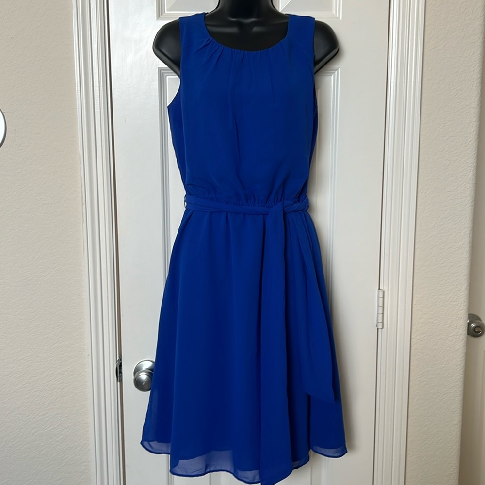 Banana Republic royal blue sleeveless w/ sash - excllnt cnditn. Worn once. Sze 6